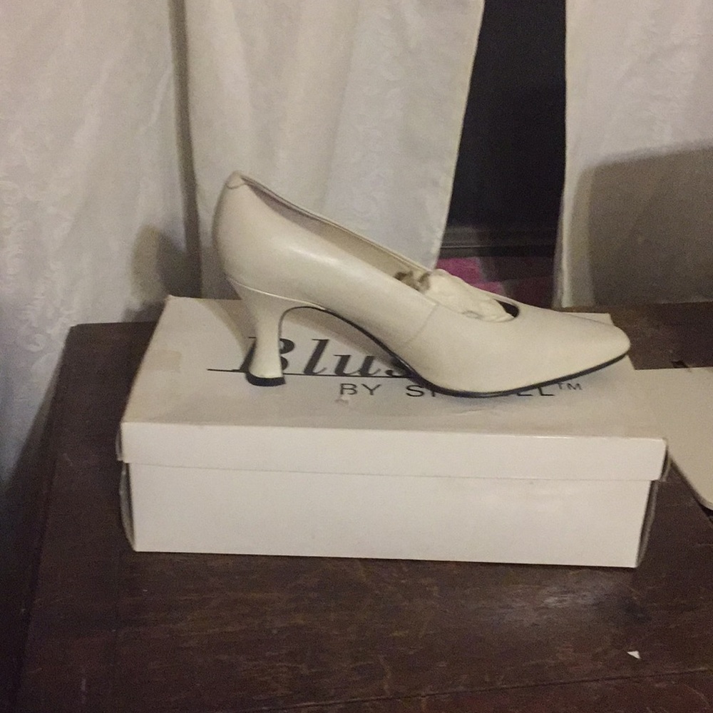 Cream shoes